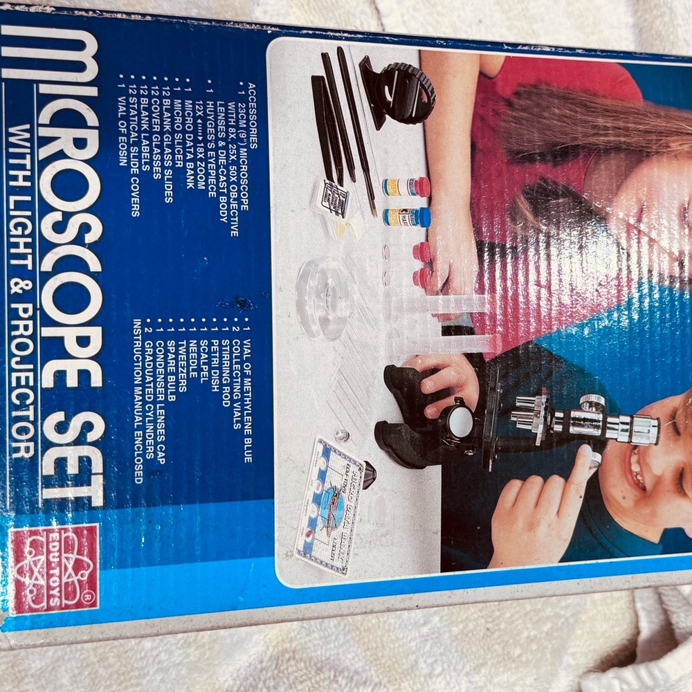 Vintage Microscope Set with Light & Projector - Picture 7 of 9